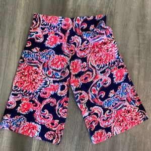 Lilly Pulitzer Girls Navy & Red Paisley Gauchos 4